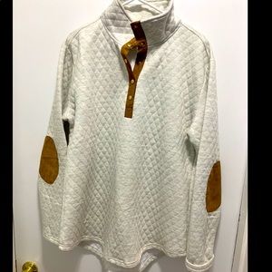 Pullover with snap 1/4 collar